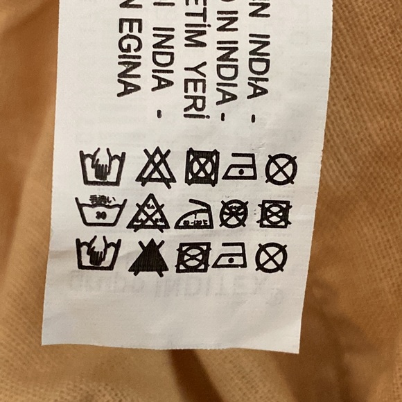 NWT. Zara Beige Seashell Detailing High-Waist Midi Skirt with Slit. Size S. - Picture 9 of 9